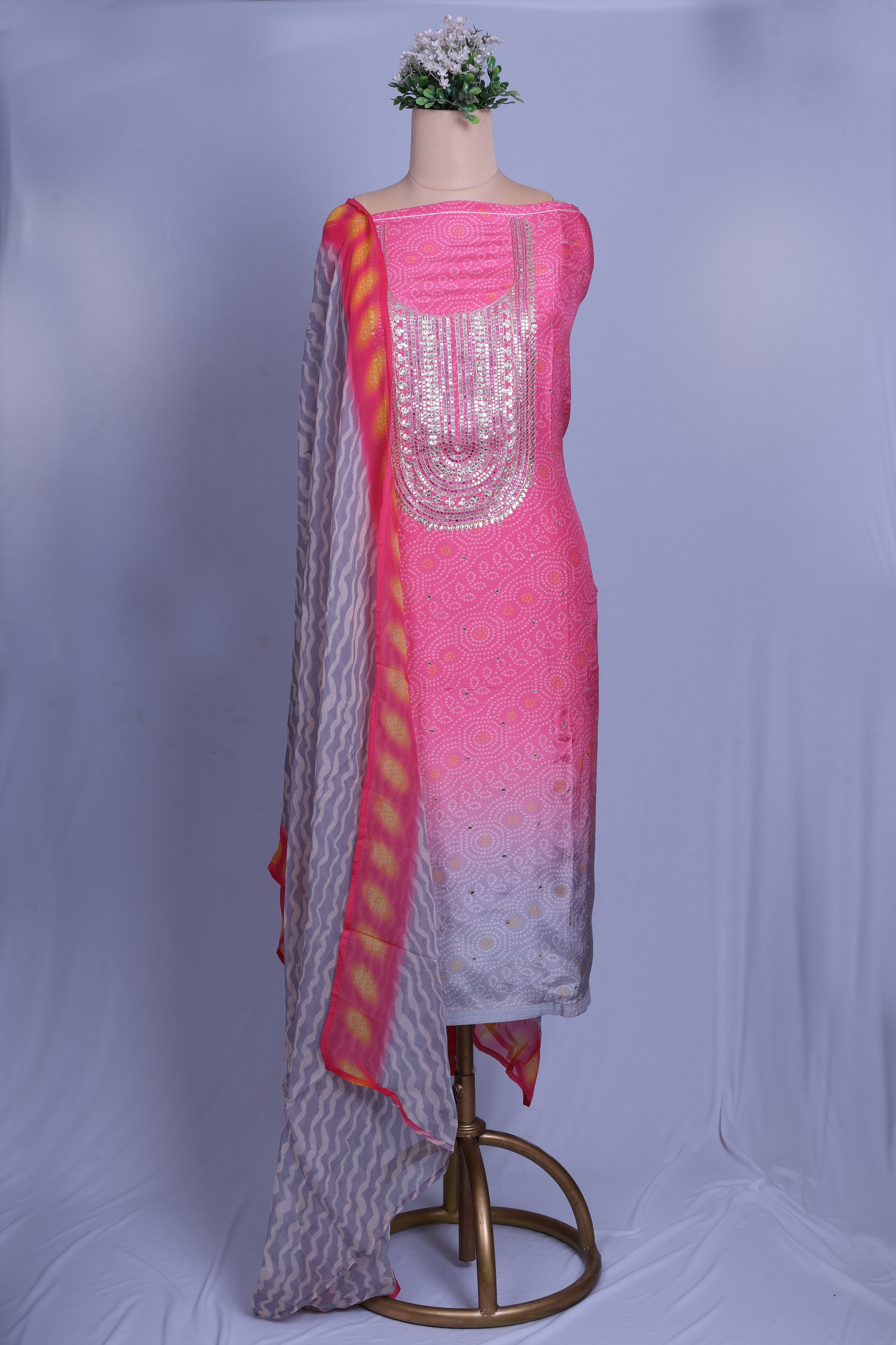Elegant Pink Muslin Suit Set with Gotta Work & Bandhej Detailing