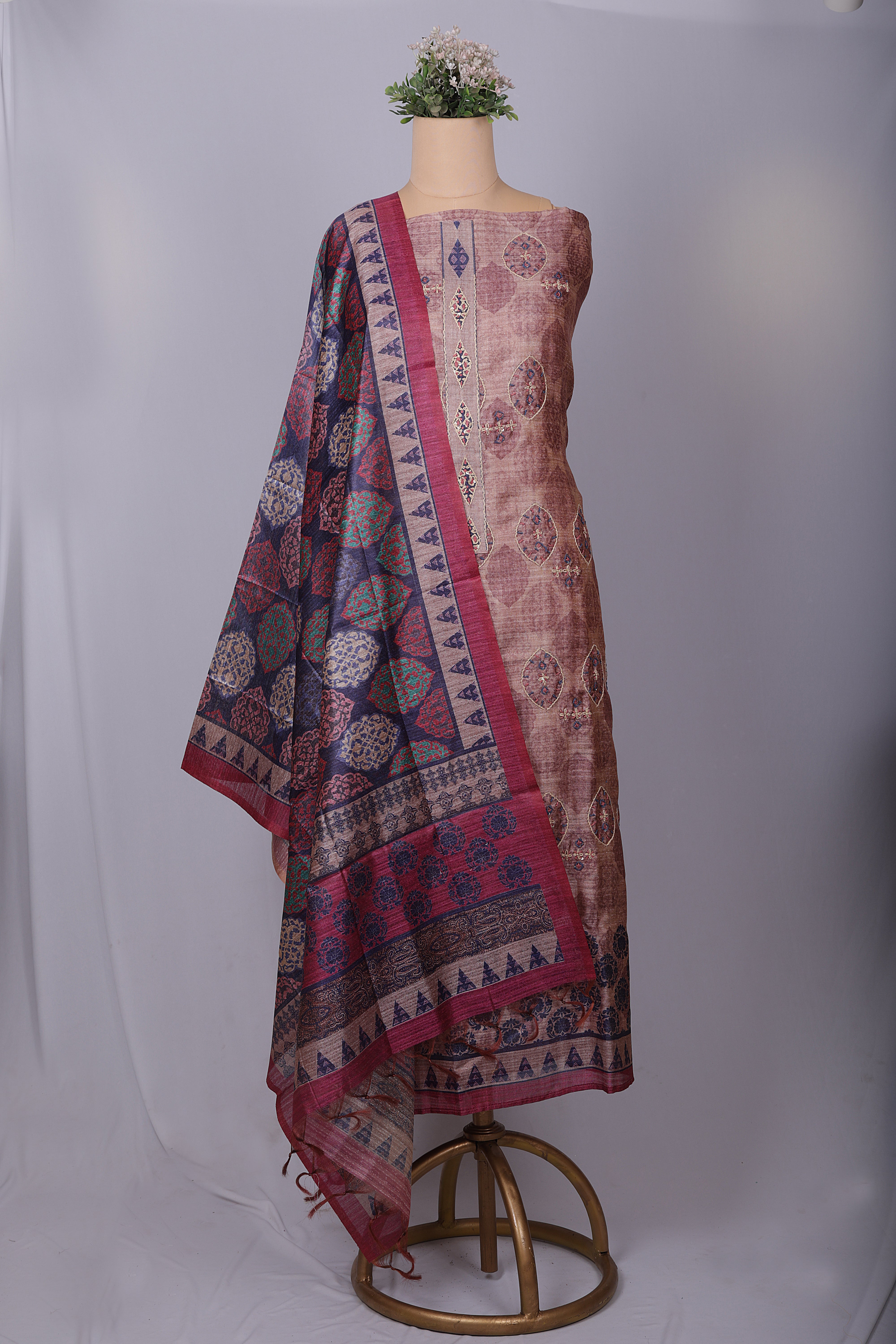 Elegant Linen Jamdani Suit Set with Katha & Thread Work