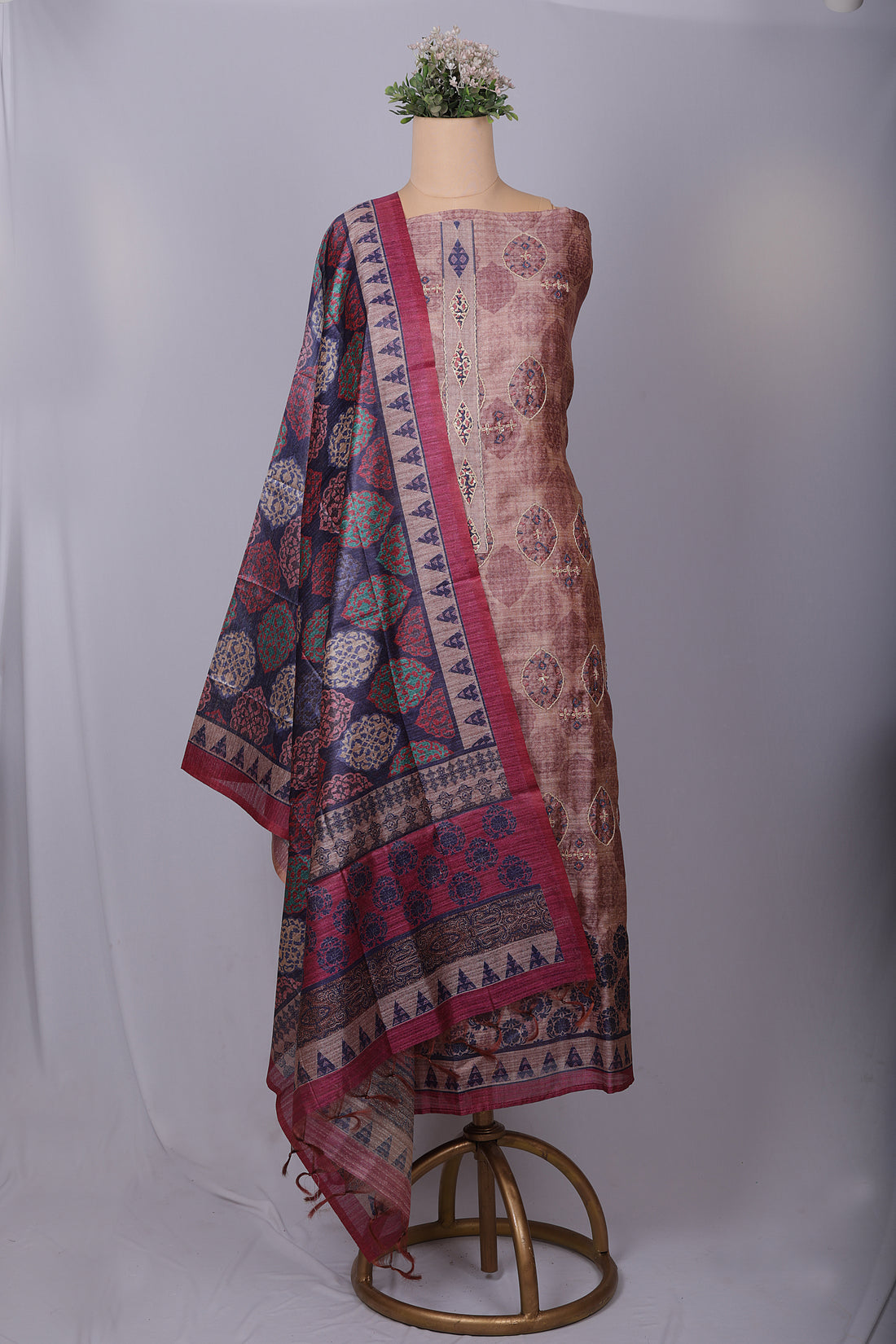 Elegant Linen Jamdani Suit Set with Katha & Thread Work