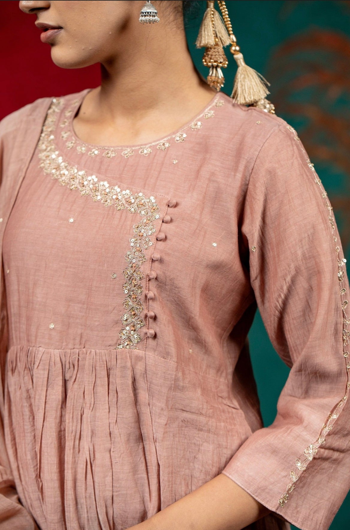 Dusty Rose Mul Chanderi Suit Set with Delicate Embroidered Detailing
