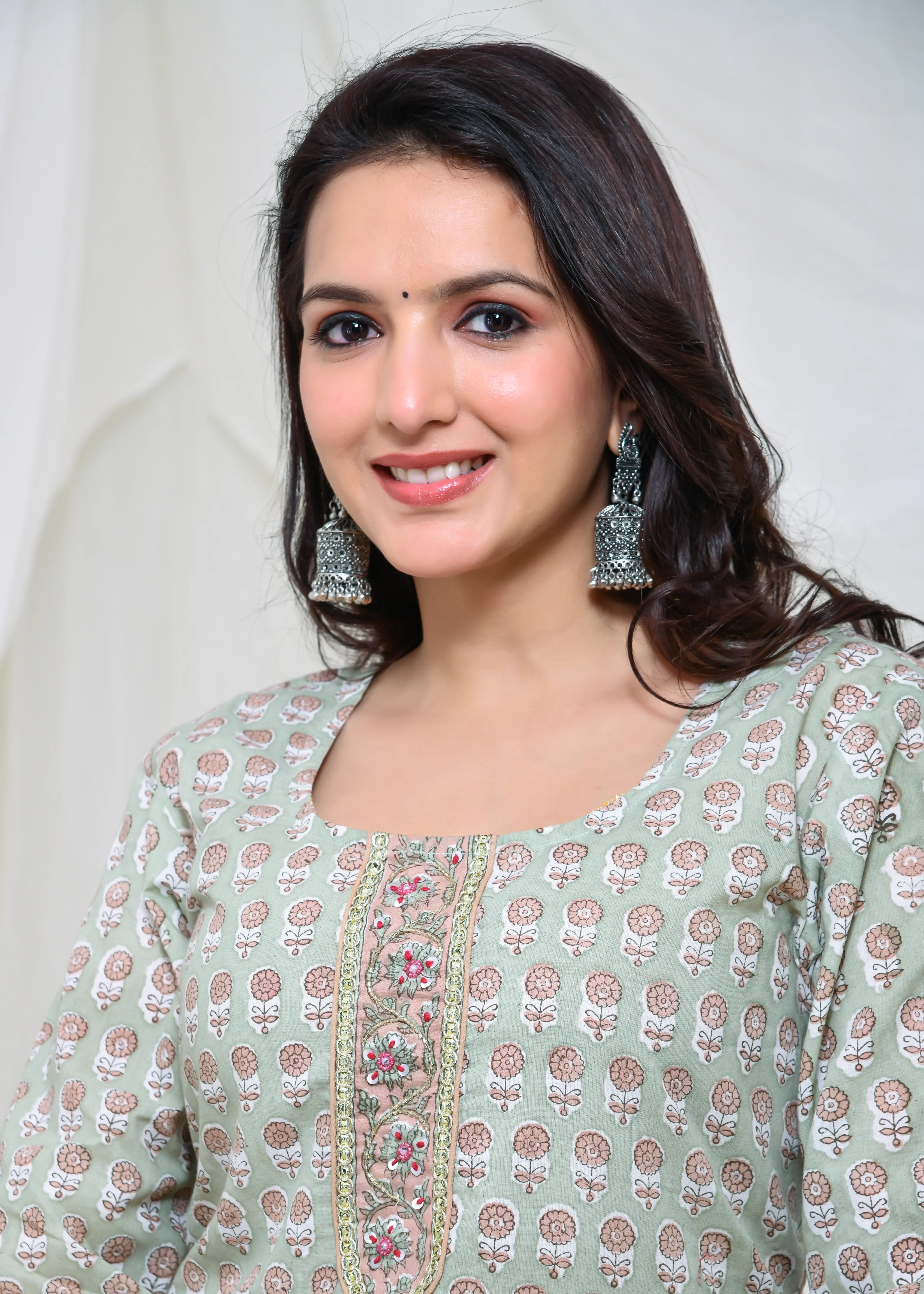 Pastel Green Cotton Suit Set with Kota Doria Dupatta – Handworked Neck